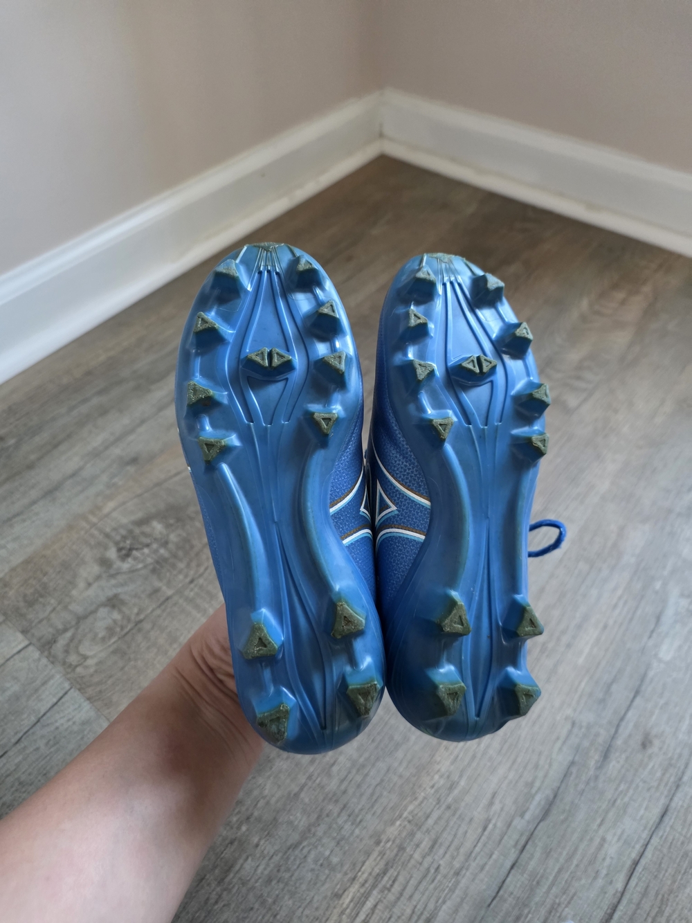 Mizuno Kids Blue Soccer Cleats - Lightweight Youth Football Shoes - Picture 5 of 6